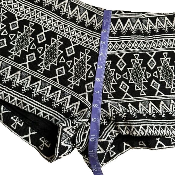 Billabong Black & White Textured Aztec Print High Waist Shorts Size Small - Picture 12 of 13